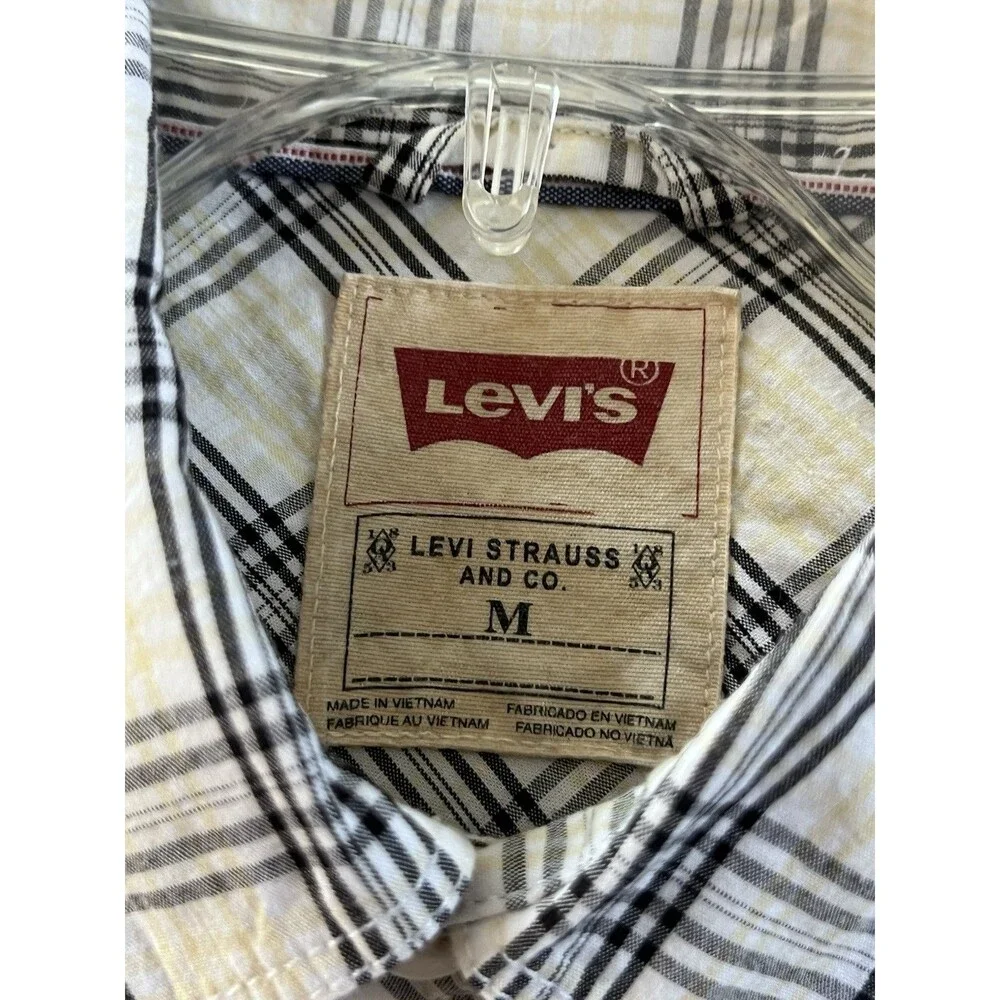 Levi's One Pocket Men's M Casual Plaid Button-Up Short Sleeve Standard Fit Shirt